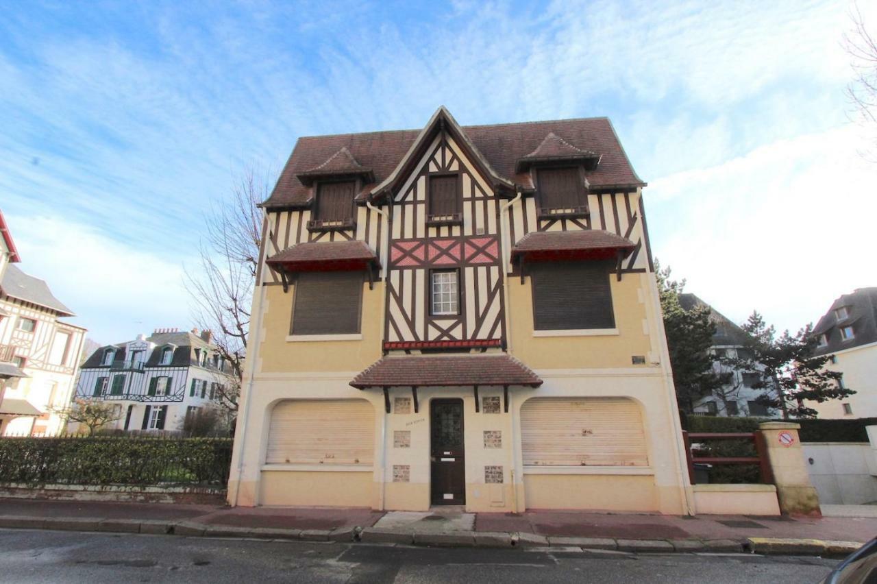 Le Royal Apartment โดวีลล์ ภายนอก รูปภาพ